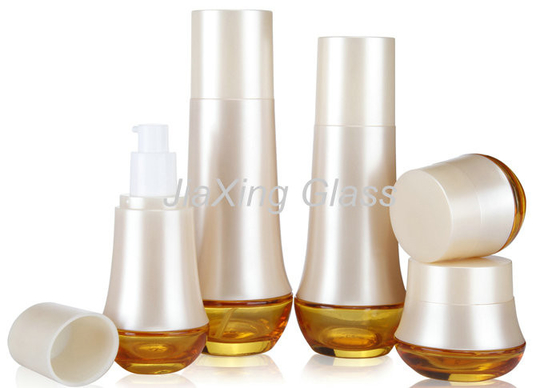 Lacquered / Painted Cosmetic Glass Bottles With Lotion Cap For Personal Care